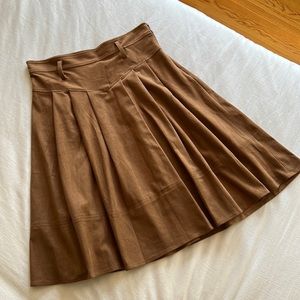 Anthropologie suede brown pleated skirt size 12 (large)